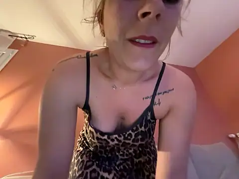 Snapshot of DarkEmy chatting on March 1, 2026, 9:59 pm DarkEmy online show from March 1, 2026, 9:59 pm