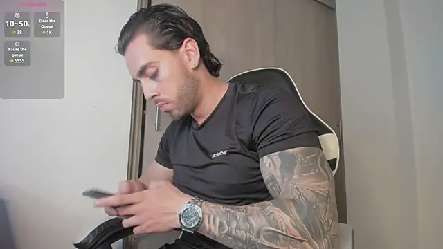 Snapshot of Axel__Blaze chatting on May 18, 2026, 2:11 pm Axel Blaze online show from May 18, 2026, 2:11 pm