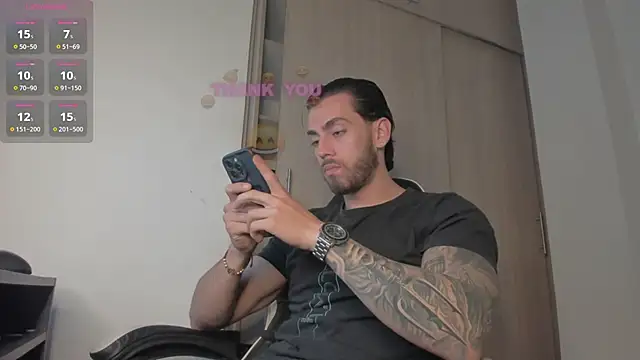 Snapshot of Axel__Blaze chatting on May 8, 2026, 1:26 pm Axel Blaze online show from May 8, 2026, 1:26 pm