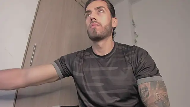 Axel  Blaze online show from March 25, 2026, 12:37 pm