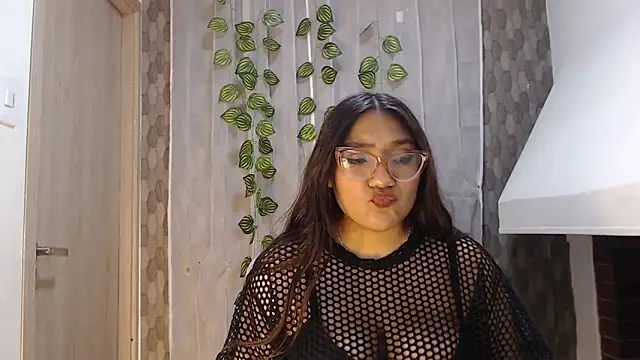 anyela donecm online show from April 18, 2026, 7:51 pm