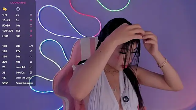 miacapone online show from April 10, 2026, 2:13 pm