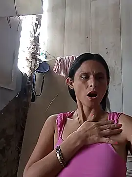 Snapshot of yuliitza4 chatting on May 19, 2026, 2:02 pm yuliitza4 online show from May 19, 2026, 2:02 pm