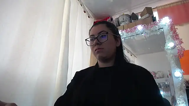 Snapshot of Marian_ballesteros chatting on May 13, 2026, 12:45 pm Marian ballesteros online show from May 13, 2026, 12:45 pm
