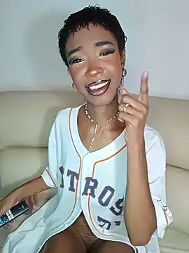 Snapshot of TinnaPeyton chatting on June 7, 2026, 3:28 pm TinnaPeyton online show from June 7, 2026, 3:28 pm