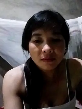 rinrin7700 online show from April 15, 2026, 8:42 pm