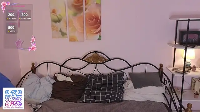 Snapshot of Bell_Menis chatting on April 4, 2026, 12:12 pm Bell Menis online show from April 4, 2026, 12:12 pm