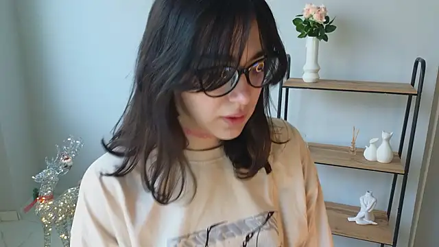 Snapshot of Bell_Menis chatting on March 22, 2026, 8:16 am Bell Menis online show from March 22, 2026, 8:16 am