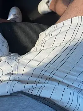 Snapshot of portostrip chatting on April 8, 2026, 1:56 pm portostrip online show from April 8, 2026, 1:56 pm