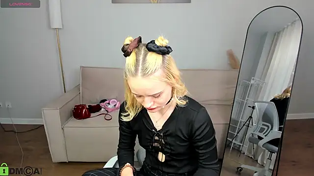 Tessa Ashe online show from April 13, 2026, 9:35 am