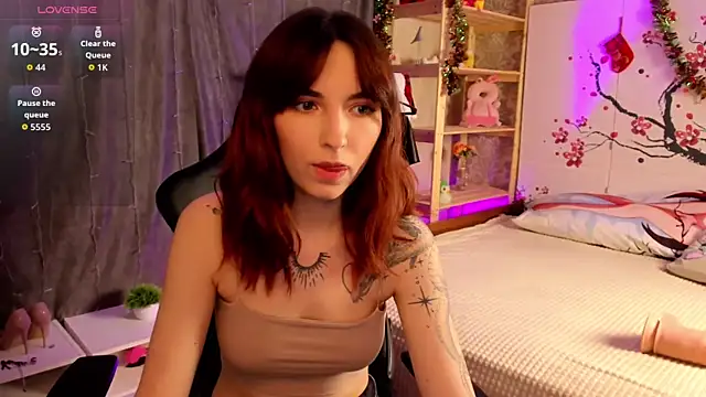 VittoriaNix online show from March 5, 2026, 12:24 pm