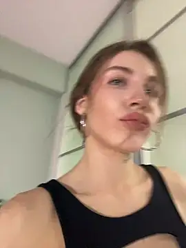 SofieLund online show from April 3, 2026, 4:24 pm