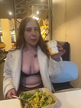 EmilyBlazee online show from April 29, 2026, 5:52 pm