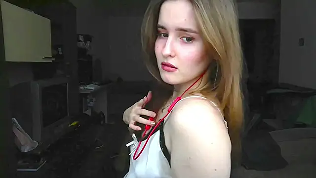 Snapshot of Adelinevibe chatting on March 3, 2026, 7:04 am Adelinevibe online show from March 3, 2026, 7:04 am