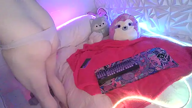 Snapshot of Moongirl117 chatting on March 1, 2026, 2:17 pm Moongirl117 online show from March 1, 2026, 2:17 pm