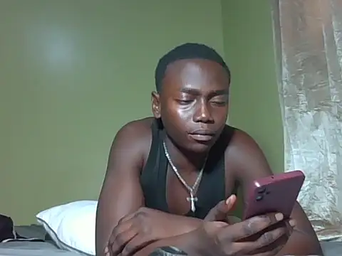 Snapshot of darkerberryguy chatting on May 14, 2026, 10:23 am darkerberryguy online show from May 14, 2026, 10:23 am