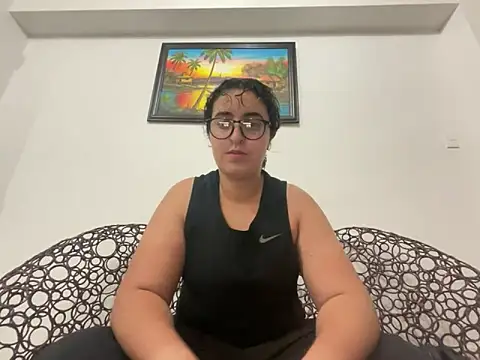 yassiestar online show from April 22, 2026, 5:42 pm