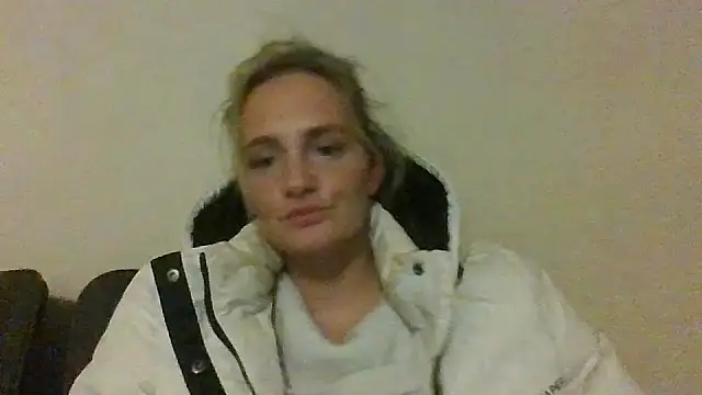 Lisanne30 online show from March 9, 2026, 7:50 pm