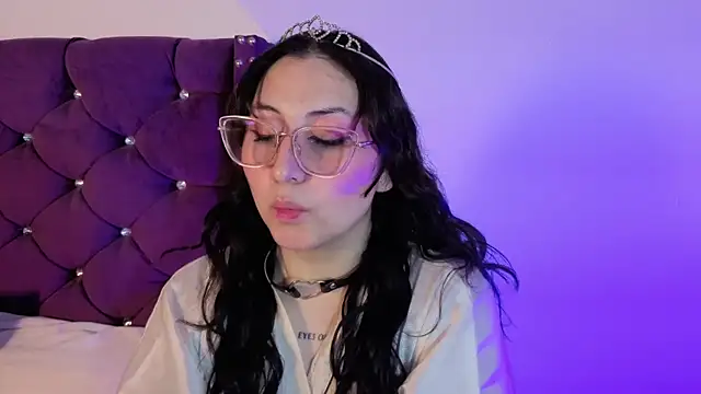 Snapshot of Maddie-LesYoux chatting on May 29, 2026, 1:06 pm Maddie-LesYoux online show from May 29, 2026, 1:06 pm