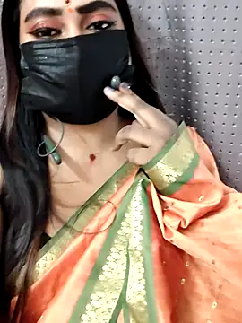 Cutie Nila online show from May 4, 2026, 5:22 am