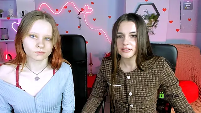 cassandra nik online show from March 31, 2026, 6:04 am