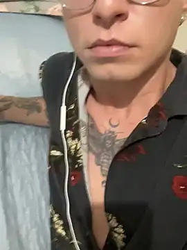 Snapshot of erickmoor2526 chatting on March 3, 2026, 2:51 am erickmoor2526 online show from March 3, 2026, 2:51 am