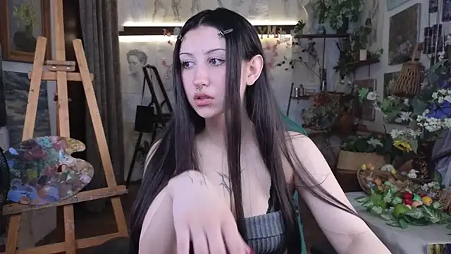 EffieMeowley online show from April 11, 2026, 9:24 am