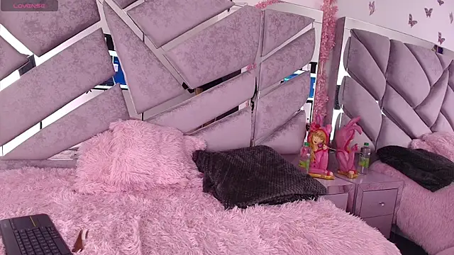 Snapshot of Honey_rules chatting on March 4, 2026, 1:08 pm Honey rules online show from March 4, 2026, 1:08 pm