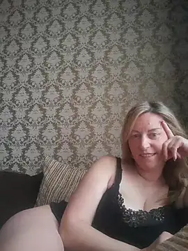 Snapshot of ChristinaYork chatting on May 8, 2026, 5:55 am ChristinaYork online show from May 8, 2026, 5:55 am