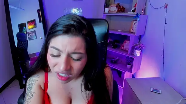 VeronicaCream  online show from March 9, 2026, 3:21 am