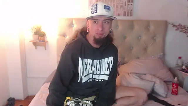 Rommen N Zoe online show from April 9, 2026, 11:22 pm