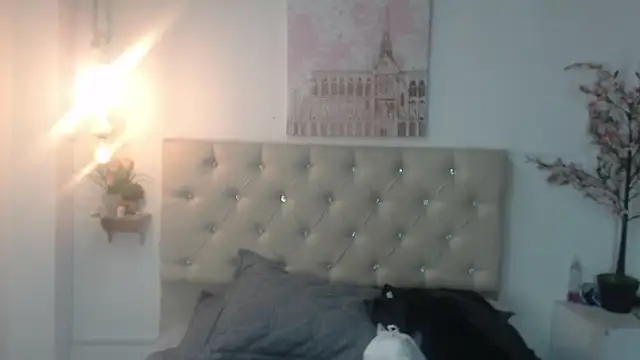 Rommen N Zoe online show from May 23, 2026, 6:51 pm