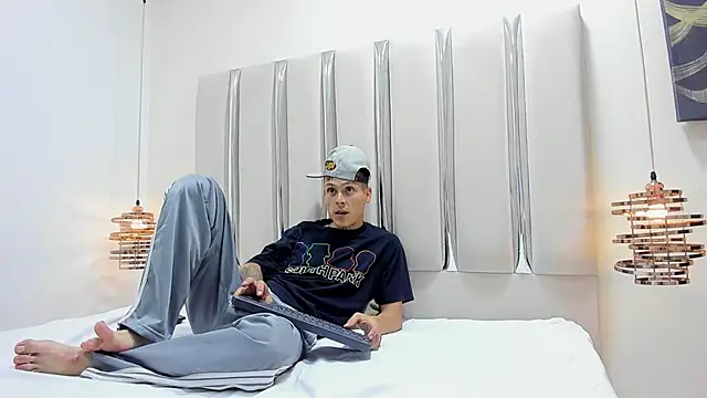 Ethan Wolfe online show from February 28, 2026, 5:29 am