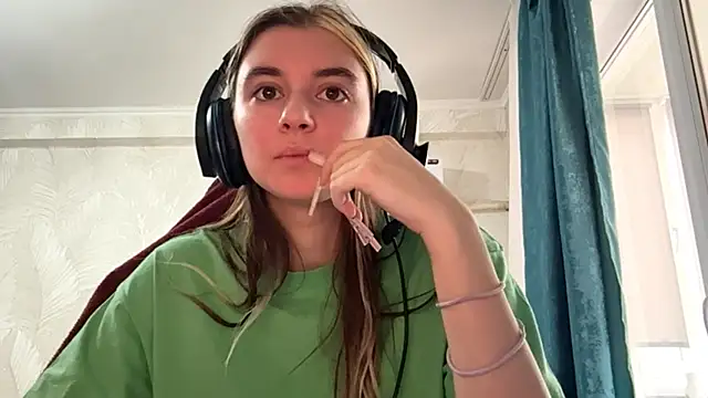 Snapshot of PluralPalaver chatting on March 3, 2026, 7:15 am PluralPalaver online show from March 3, 2026, 7:15 am