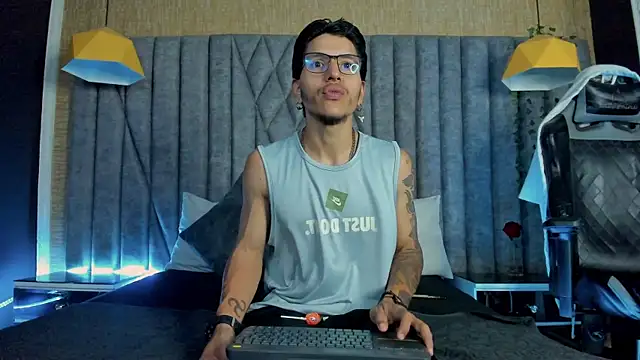 DanteLuxx online show from March 1, 2026, 11:16 pm