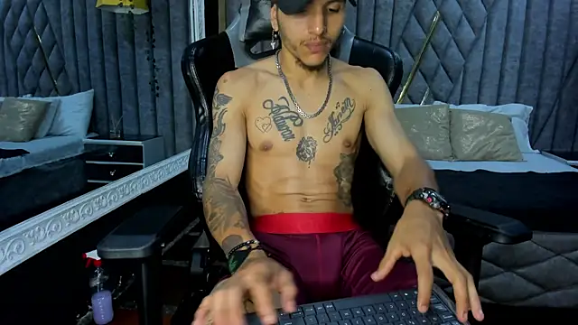 DanteLuxx online show from March 18, 2026, 9:45 am