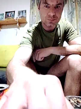 Snapshot of Hornybalkanmen12 chatting on May 28, 2026, 6:36 pm Hornybalkanmen12 online show from May 28, 2026, 6:36 pm