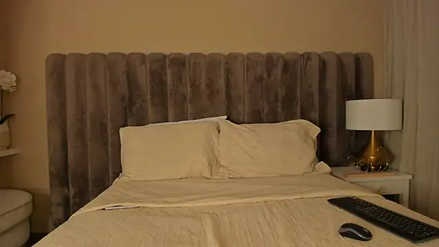 SofiBaez online show from April 9, 2026, 9:54 pm