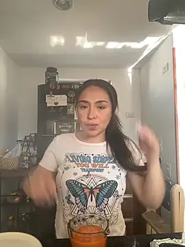 SofiBaez online show from May 12, 2026, 12:33 pm