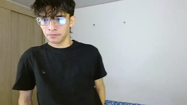 Snapshot of noah_millerx chatting on June 19, 2026, 8:03 pm noah millerx online show from June 19, 2026, 8:03 pm