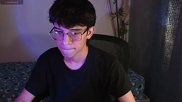 Snapshot of noah_millerx chatting on February 28, 2026, 2:55 am noah millerx online show from February 28, 2026, 2:55 am