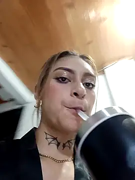 Snapshot of agathamoont chatting on February 27, 2026, 2:12 am agathamoont online show from February 27, 2026, 2:12 am