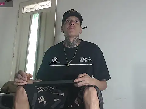 Snapshot of gabriel_reyes21 chatting on July 3, 2026, 12:33 pm gabriel reyes21 online show from July 3, 2026, 12:33 pm