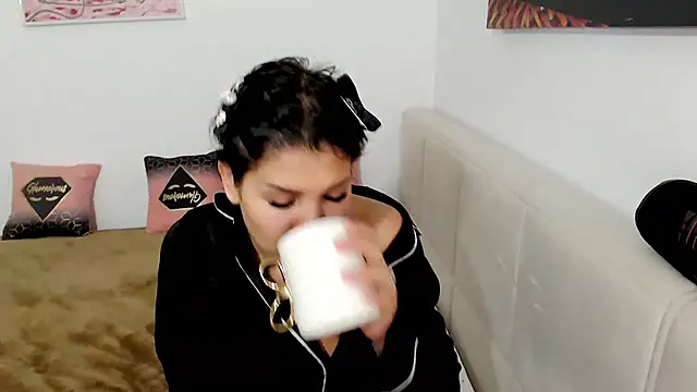 NickyHotXO online show from May 12, 2026, 4:20 am