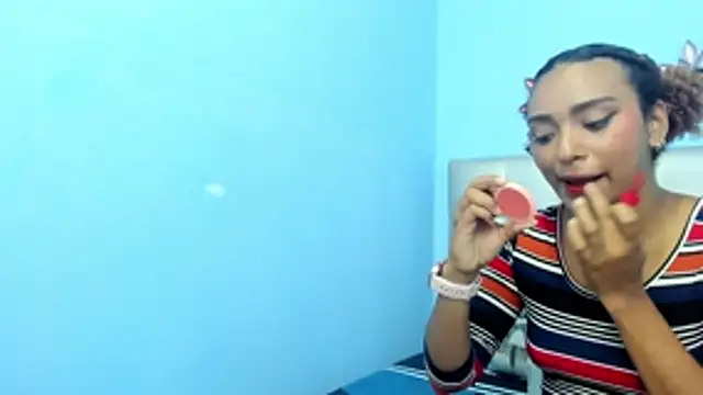 Snapshot of Saray_sexylove chatting on April 8, 2026, 11:33 am Saray sexylove online show from April 8, 2026, 11:33 am