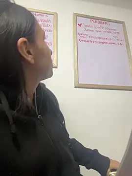 Snapshot of LilyRossi_ chatting on May 25, 2026, 12:26 pm LilyRossi online show from May 25, 2026, 12:26 pm