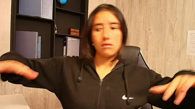 Snapshot of LilyRossi_ chatting on April 28, 2026, 1:15 pm LilyRossi online show from April 28, 2026, 1:15 pm