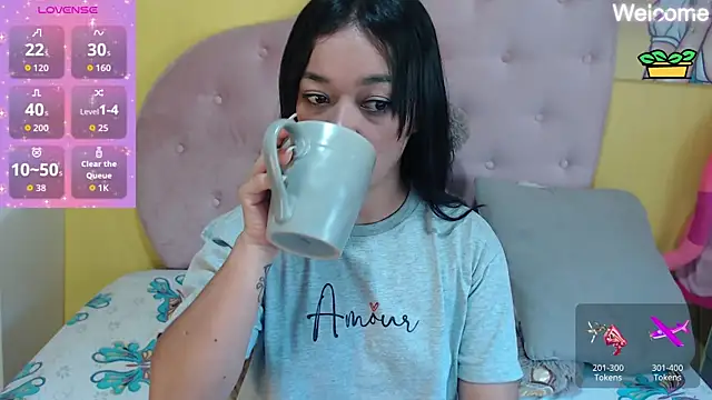 Snapshot of Sophiiee_Gray chatting on May 5, 2026, 1:03 pm Sophiiee Gray online show from May 5, 2026, 1:03 pm