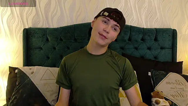 Snapshot of Crush_Nier chatting on March 4, 2026, 7:54 pm Crush Nier online show from March 4, 2026, 7:54 pm