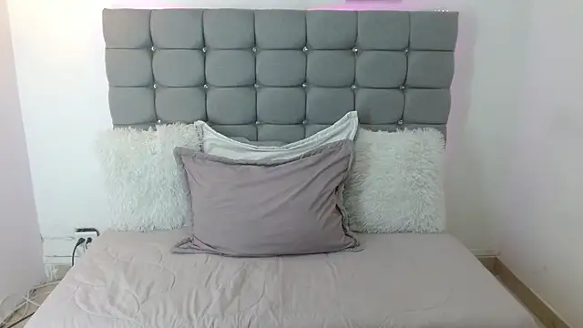 Snapshot of Luna_vixen1 chatting on March 3, 2026, 6:59 pm Luna vixen1 online show from March 3, 2026, 6:59 pm